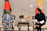 President Meets Bhutan King, Invites Him for State Visit