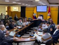 Police shut down extortion call center in Quito; New mercado opens; Cuenca candidates for mayor and city council; Symphonic rock is coming from Loja