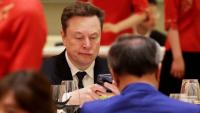 Ukraine Butters Up Musk With Highest State Honor for Starlink