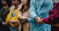A bond of trust against racism: this is how social mentoring protects migrant people