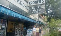 U.S. Sen. Baldwin draws attention to La Crosse businesses on downtown “walking tour”