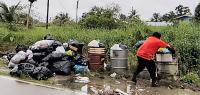 Garbage cleanup begins in Valencia amid collection dispute