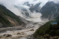 China suspends rescue operations near Nepal-Tibet border over fears of another flood