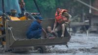 Hundreds dead and over 1,400 missing in Nepal amid fears of new flood