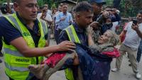 Hundreds of tourists among victims in Nepal as Europe issues travel advice