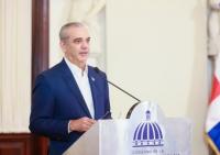 Abinader backs new telecom competitors to improve services and lower prices