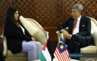 Mohamad Hasan Holds Bilateral Meetings With Palestinian, Algerian Counterparts