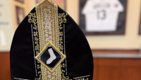 White Sox give team-themed papal miter to Pope Leo XIV at the Vatican