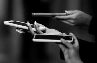 How mass surveillance from online advertising puts journalists at risk