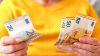 Consumer sentiment sees slight rise in latest survey