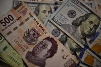 Mexican Peso Retreats as PCE Beats Forecast, Reviving September Rate Hike Risk