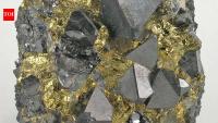 Australia’s ancient red desert rocks may be hiding a natural hydrogen secret; scientists find magnetite produces 5 times more hydrogen than solid rock