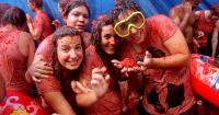 Thousands join Spain’s La Tomatina festival in Buñol