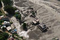 Smartraveller tells Australians to reconsider travel as Nepal-Tibet flood toll climbs