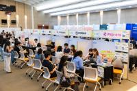 International students, Korean companies find fit at Hanyang University career fair
