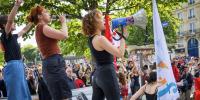 What are les universités d'été and who can attend?