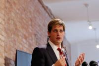 British far-right political commentator Milo Yiannopoulos detained by ICE