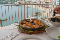 Tourists horrified by Spain paella bill after mistaking €23 price