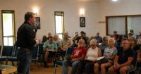 Klamath County Commissioner Derrick DeGroot holds Keno town hall to discuss solar energy project