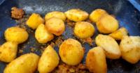 Roast potatoes will be 'extra crunchy' when coated in 1 ingredient before cooking