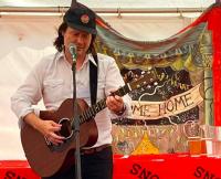 Songs of working class struggle:  Les Thomas brings ‘I Remember Everything’ home after British tour