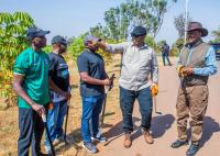 Former Botswana president joins Kigali residents for Umuganda
