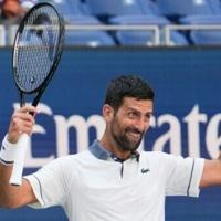 Djokovic kicks off latest Grand Slam quest under US Open lights