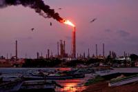 US to control 65 billion barrels of Venezuelan oil, Trump announces