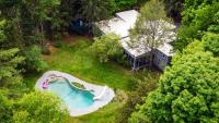 This 1971 Time Capsule in Woodstock, New York, Was the Longtime Home of Artist Lenny Kislin