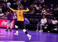 LSU volleyball beats Incarnate Word in four sets, goes undefeated in home-opening tournament