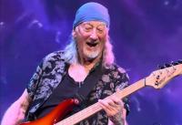 DEEP PURPLE's ROGER GLOVER Explains Why He Never Gets Tired Of Playing 'Smoke On The Water': 'I Listen To It From The Audience's Perspective'