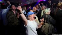 Iceland EU referendum sees slim, early lead for 'yes' camp