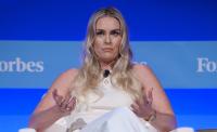 Lindsey Vonn Dips Her Toes in Dream Sport While Recovering From Surgery