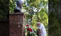 Modi Pays Tribute To Shastri In Tashkent, Plants Tree With Uzbek President