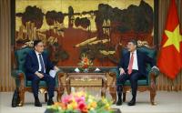 Việt Nam prioritises strengthening relations with Laos: PM