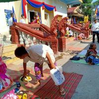 Khmer Note: Why Cambodians Take Off Their Shoes Indoors