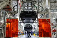 Blume tours Volkswagen factories in Germany ahead of crunch meeting