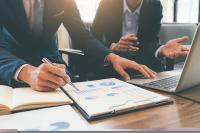 What Could Bank of Queensland (ASX:BOQ) Valuation Reveal?