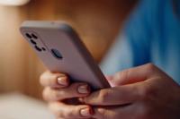 Minsk Woman Took Phones from Acquaintances to Make Calls and Took Out Loans in Their Names