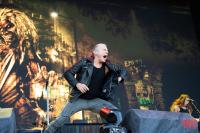 Bruce Dickinson (Iron Maiden) wins over Canadian fans with pointed jibes at Trump’s lake order