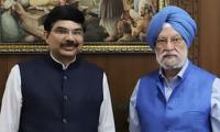 Oil Minister Hardeep Puri briefs India’s new envoy to Qatar on energy issues