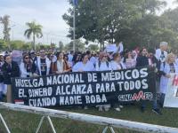 Nearly 300 Paraguayan Doctors To Resign Over Low Pay