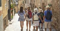 Brits visiting popular holiday spot issued £160 warning