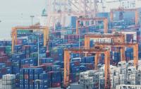 August exports hit 98.25 billion U.S. dollars, ranking third-highest in history
