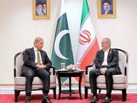 Pakistan, Iran to continue efforts  for regional de-escalation: PM