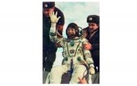 World : Toyohiro Akiyama, 1st Japanese To Go To Space, Dies At 84