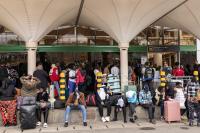 Kenya airport staff end strike