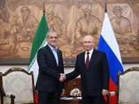 Iran president offers U.S. olive branch, hails Russian support
