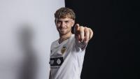 Harvey Elliott completes Valencia move