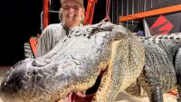 First hunt ends with 770-pound alligator for Mississippi woman 